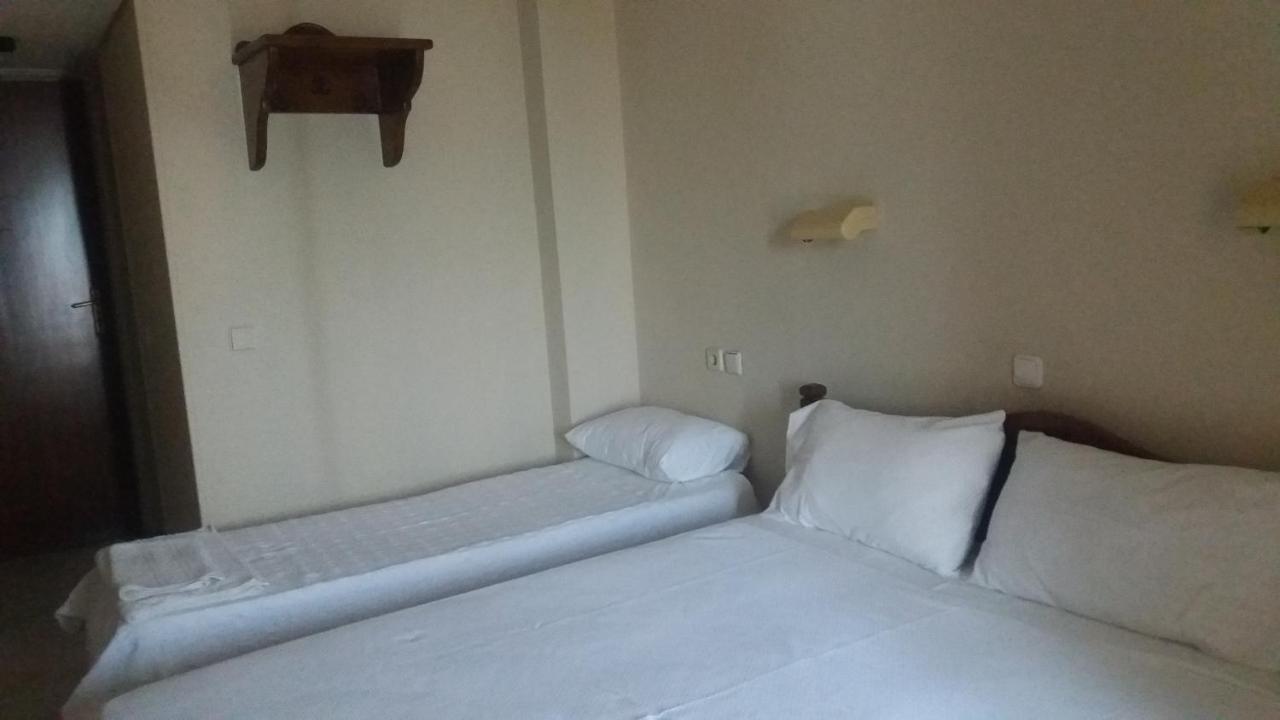 Batis Hotel Livanates Exterior photo